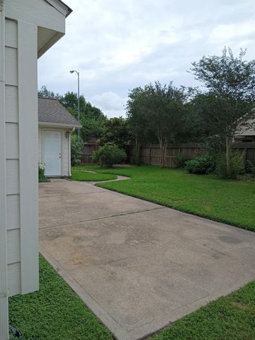 10430 Sanibel Falls Court, Houston, TX 77095