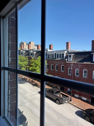 139 West Merrimack St Apt 3, Manchester, NH 03101