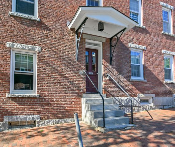 139 West Merrimack St Apt 3, Manchester, NH 03101