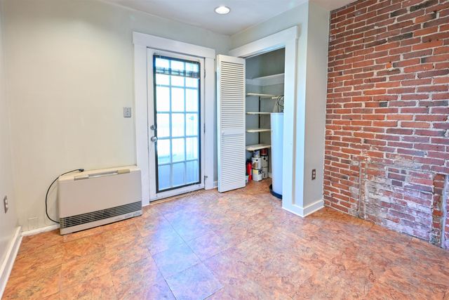 139 West Merrimack St Apt 3, Manchester, NH 03101