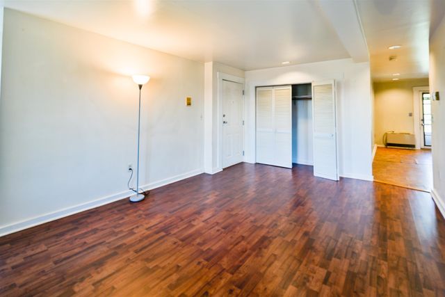 139 West Merrimack St Apt 3, Manchester, NH 03101