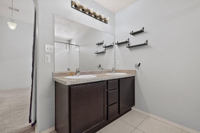 2029 N Ensenada Circle SE, Albuquerque, NM 87124