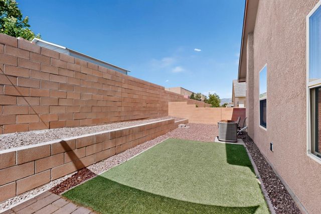 2029 N Ensenada Circle SE, Albuquerque, NM 87124