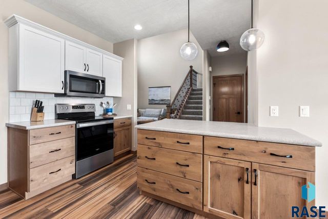 5303 E 67th St Street, Sioux Falls, SD 57108