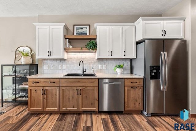 5303 E 67th St Street, Sioux Falls, SD 57108