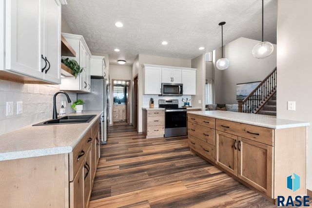 5303 E 67th St Street, Sioux Falls, SD 57108