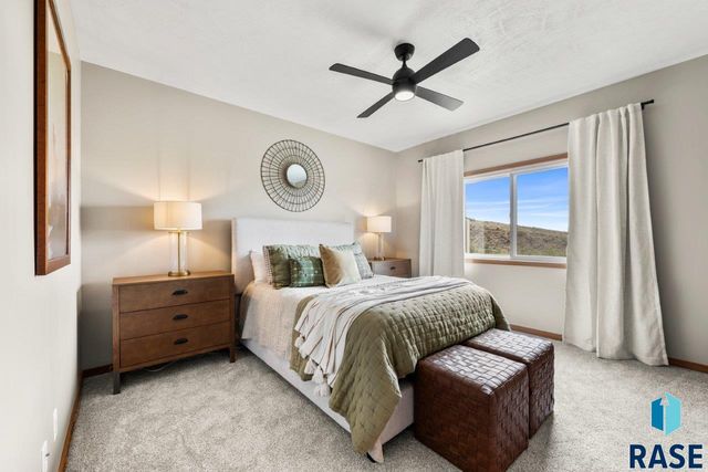 5303 E 67th St Street, Sioux Falls, SD 57108