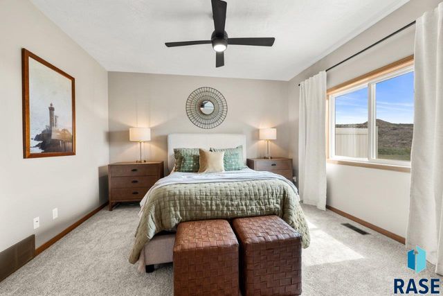 5303 E 67th St Street, Sioux Falls, SD 57108