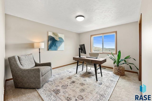 5303 E 67th St Street, Sioux Falls, SD 57108