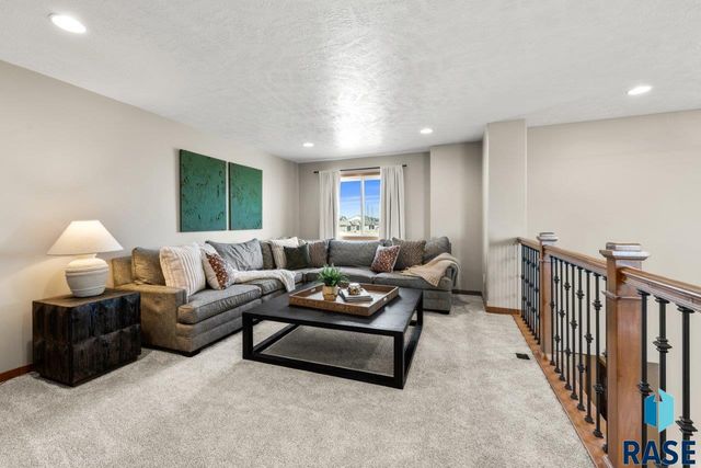 5303 E 67th St Street, Sioux Falls, SD 57108