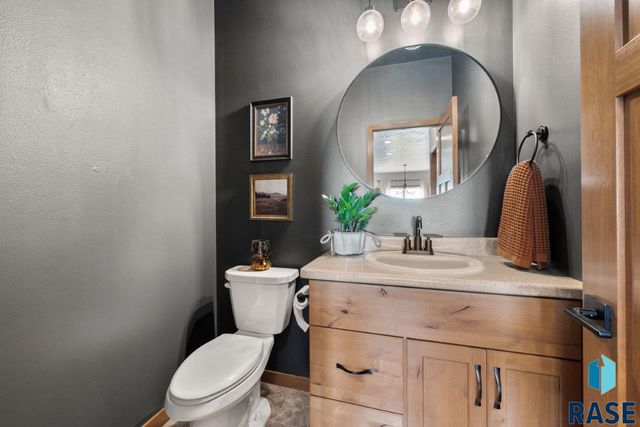 5303 E 67th St Street, Sioux Falls, SD 57108