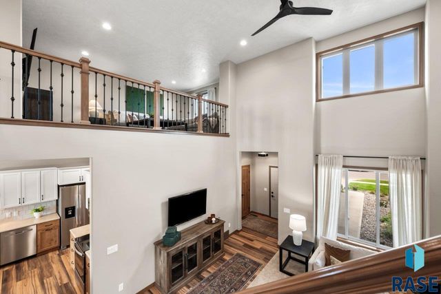 5303 E 67th St Street, Sioux Falls, SD 57108