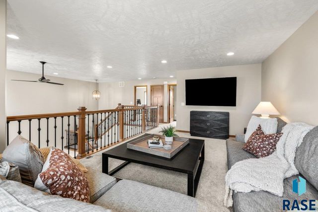 5303 E 67th St Street, Sioux Falls, SD 57108