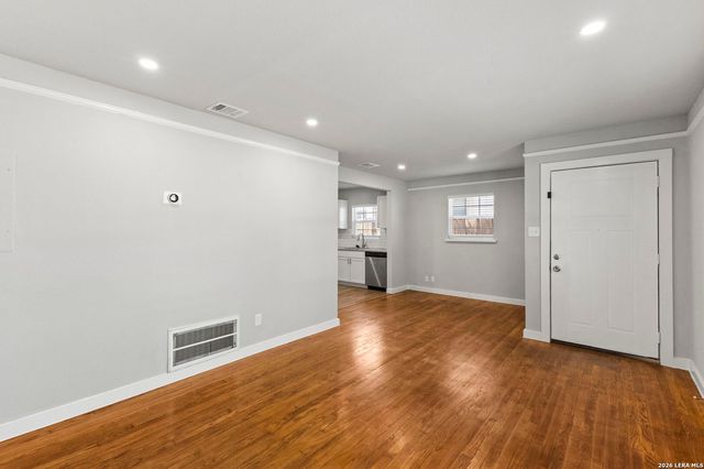 602 Craigmont, San Antonio, TX 78213