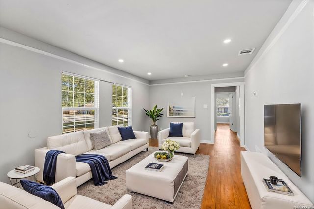 602 Craigmont, San Antonio, TX 78213