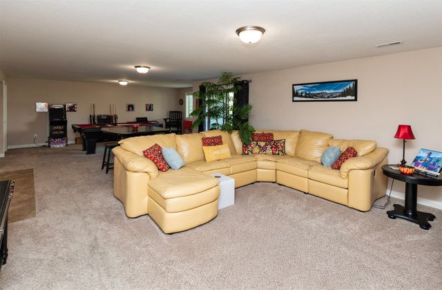 4446 NW 164th Street, Clive, IA 50325