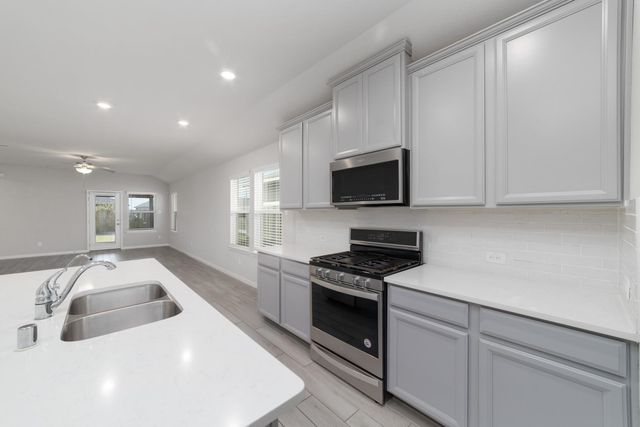 906 Pismo Lane, Rosharon, TX 77583