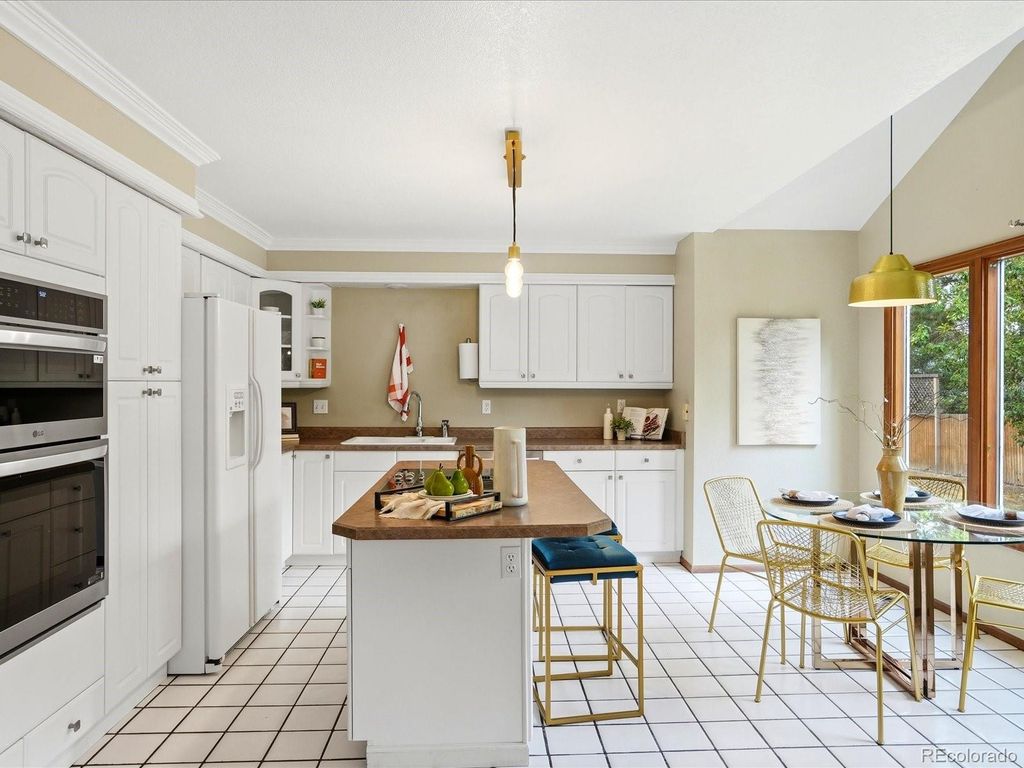 Image 13 of property listing at 7992 Chaparral Road, Lone Tree, CO 80124