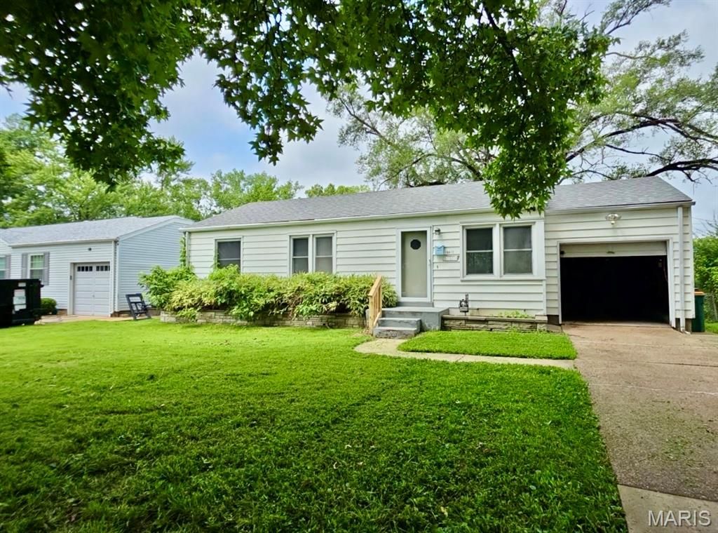 10413 Ewell Drive, Bellefontaine Nghbrs, MO 63137