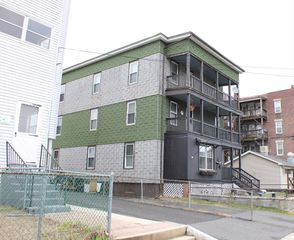 14 Ferry St, Chicopee, MA 01013