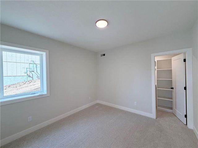13775 NW 70th Street, Parkville, MO 64152