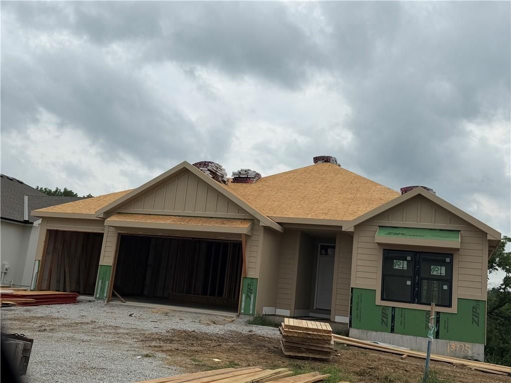 13775 NW 70th Street, Parkville, MO 64152
