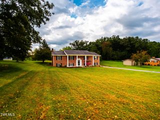 135 Circle Drive, Surgoinsville, TN 37873