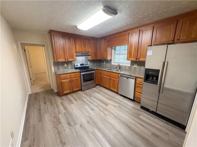 404 Pine Ridge Court, Woodstock, GA 30188