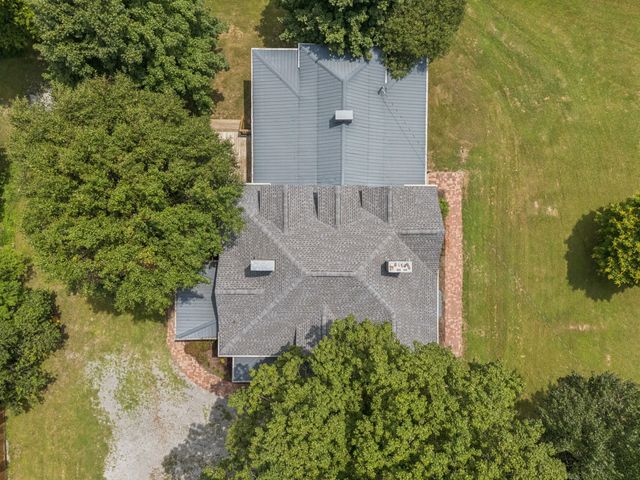 7453 Highway 76 East, Springfield, TN 37172