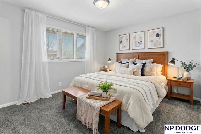 15918 Arbor Circle, Omaha, NE 68130