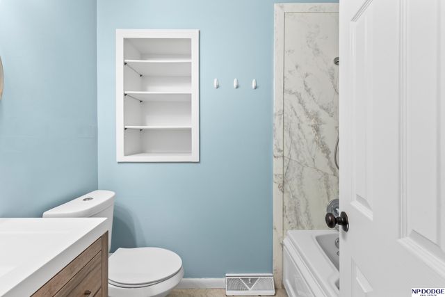 15918 Arbor Circle, Omaha, NE 68130