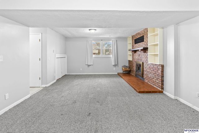 15918 Arbor Circle, Omaha, NE 68130