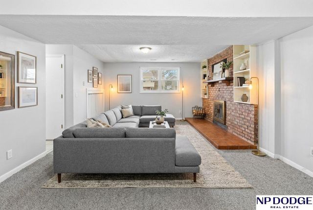 15918 Arbor Circle, Omaha, NE 68130