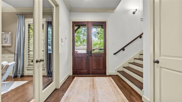 5558 Aspen Street, Bellaire, TX 77401