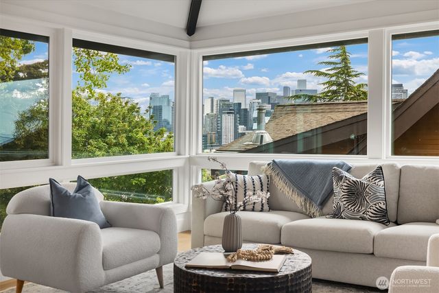1014 4th Avenue N, Seattle, WA 98109
