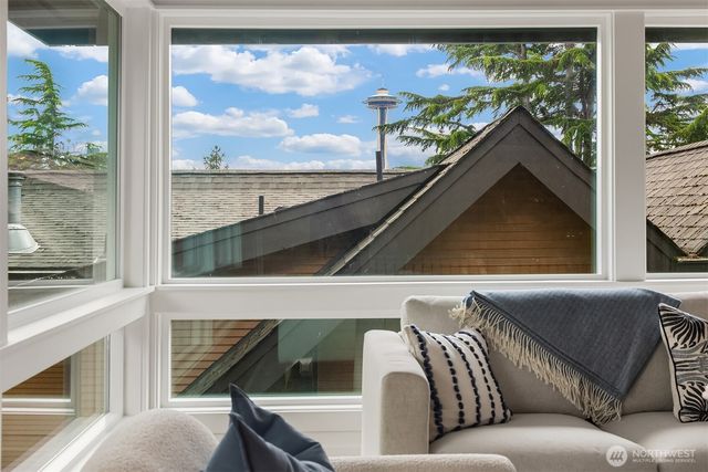 1014 4th Avenue N, Seattle, WA 98109