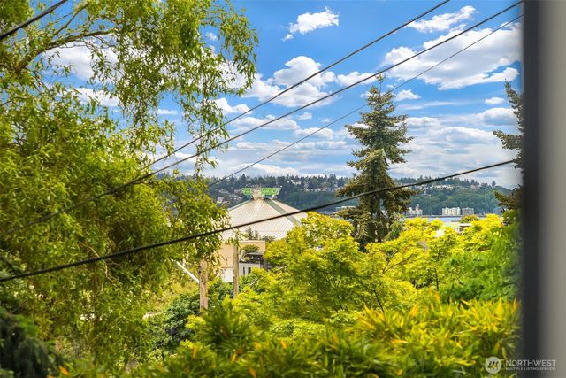 1014 4th Avenue N, Seattle, WA 98109