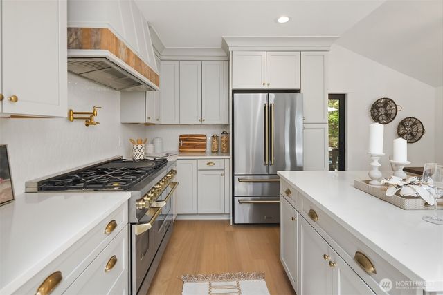 1014 4th Avenue N, Seattle, WA 98109