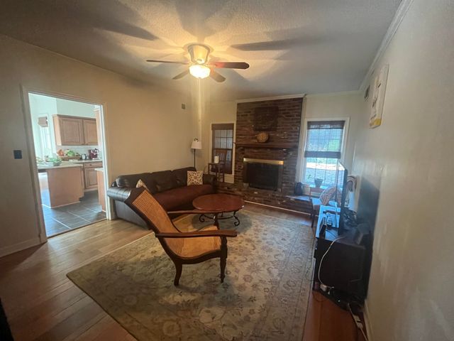 1723 BROOKSIDE DR, Germantown, TN 38138