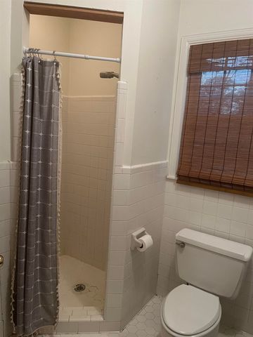 1723 BROOKSIDE DR, Germantown, TN 38138