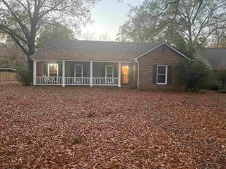 1723 BROOKSIDE DR, Germantown, TN 38138