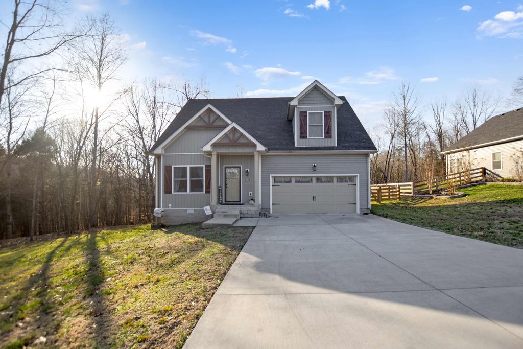 2346 Whitfield Drive, Clarksville, TN 37040