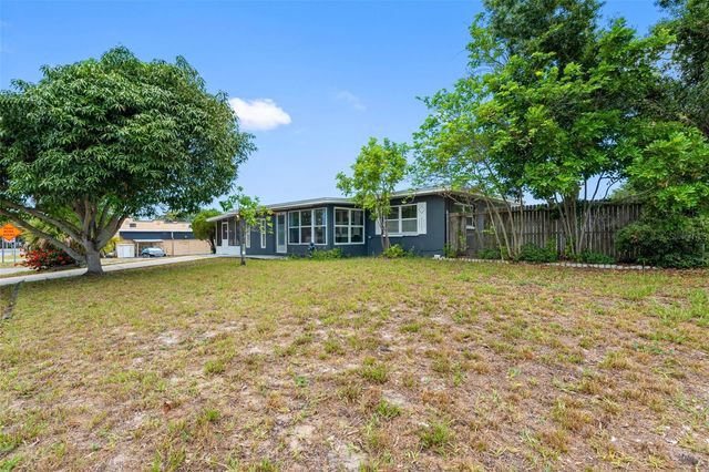 72 LAKE SHORE DRIVE, Palm Harbor, FL 34684