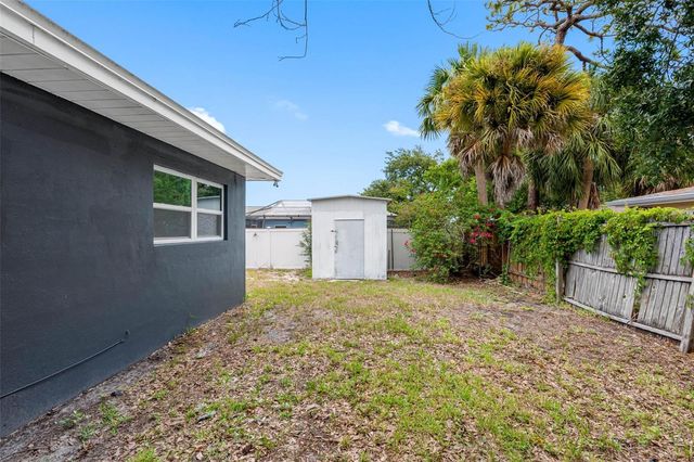 72 LAKE SHORE DRIVE, Palm Harbor, FL 34684