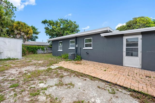 72 LAKE SHORE DRIVE, Palm Harbor, FL 34684