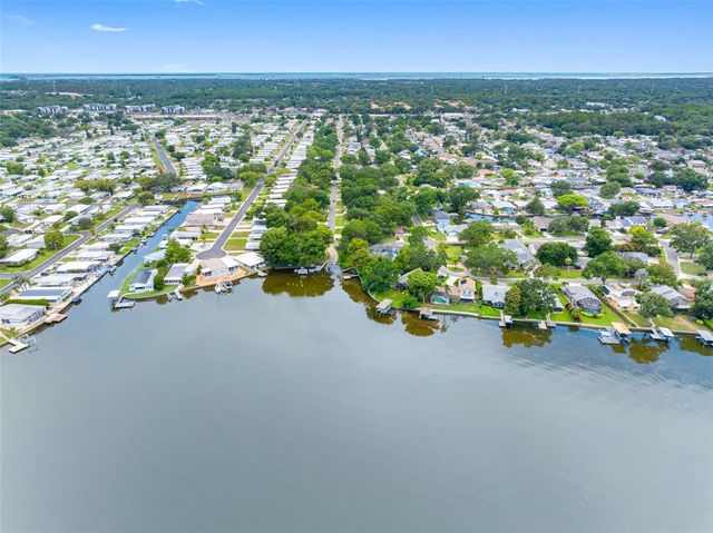 72 LAKE SHORE DRIVE, Palm Harbor, FL 34684