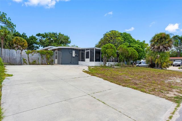 72 LAKE SHORE DRIVE, Palm Harbor, FL 34684