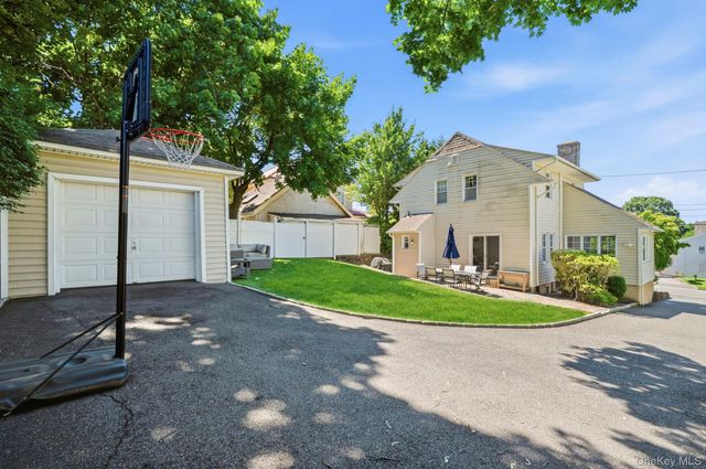 29 Homestead Road, Scarsdale, NY 10583
