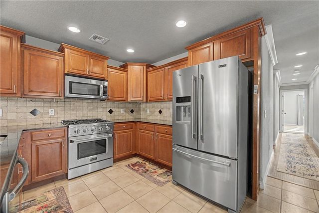 2908 N 18th Street, Rogers, AR 72756