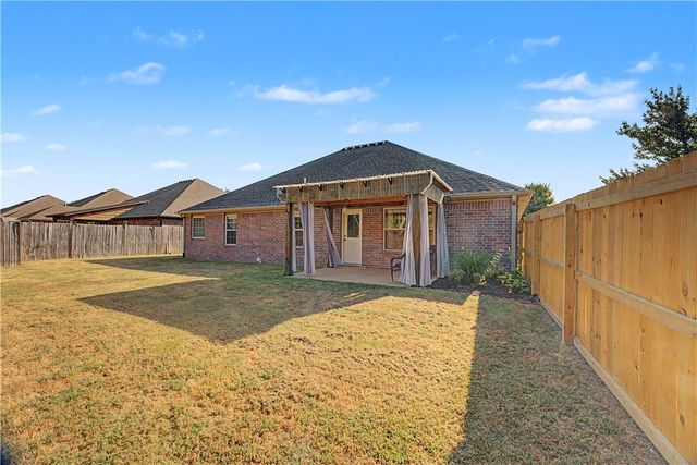 2908 N 18th Street, Rogers, AR 72756